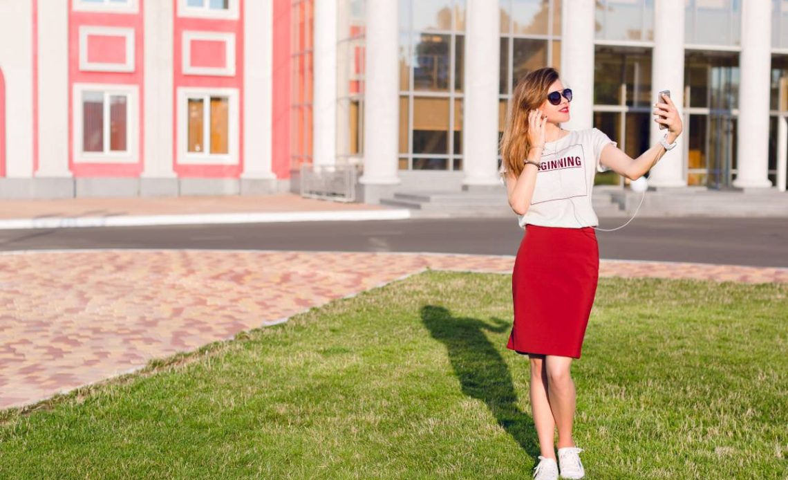 Spódnica ołówkowa na sportowo