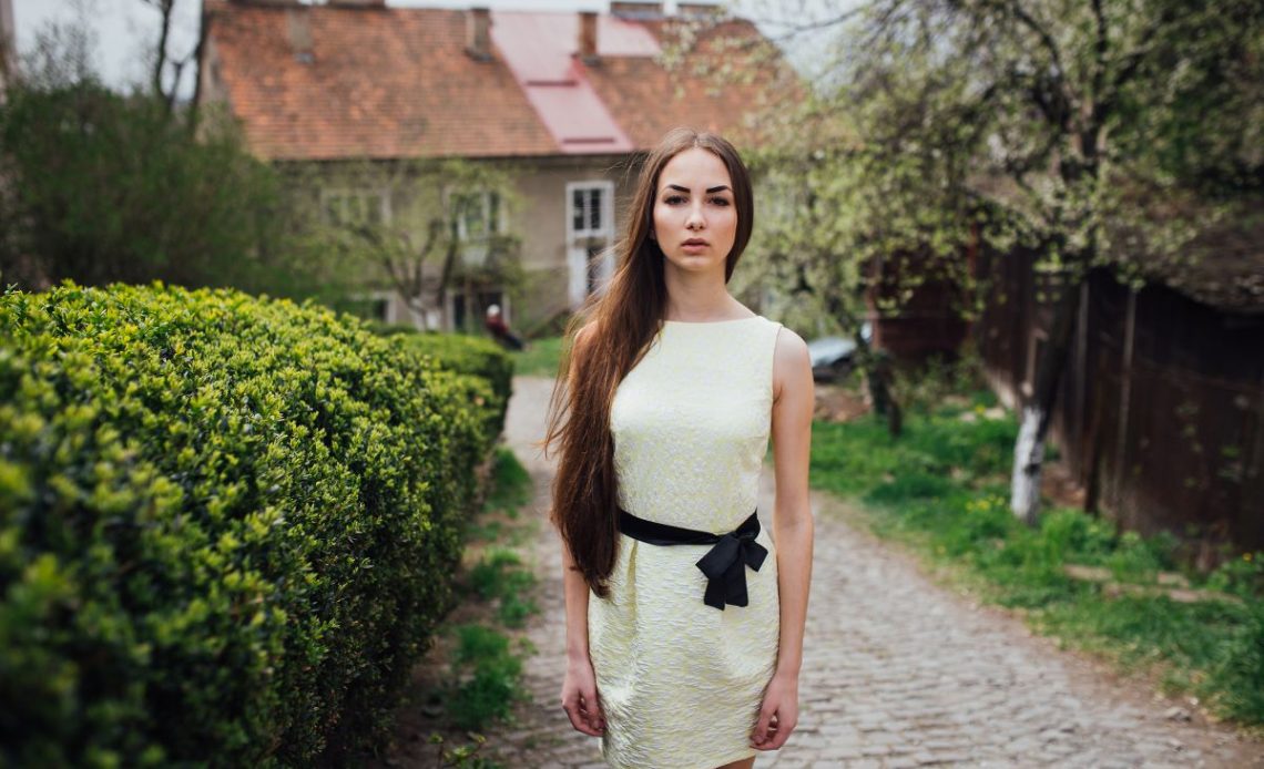 Sukienki dla niskich pań